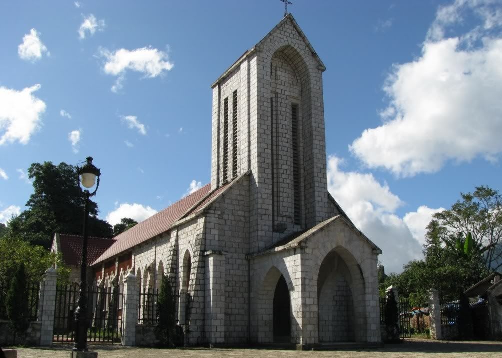 Nhà thờ đá – địa điểm du lịch Sapa hấp dẫn du khách