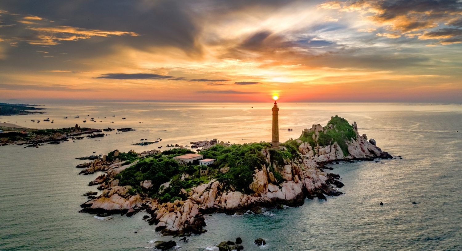 Đến thăm bờ cát mịn miền trung. " Mũi Né " thiên đường du lịch nghỉ dưỡng 