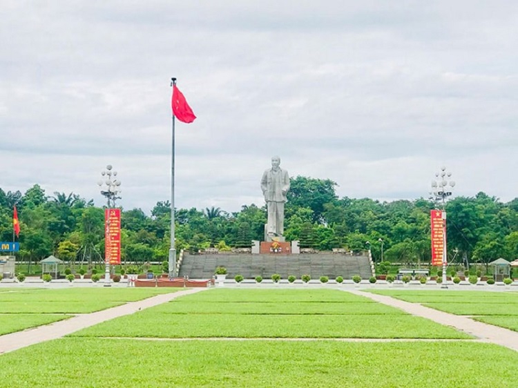 Hà Nội đến Thành phố Vinh mất bao nhiêu km ???