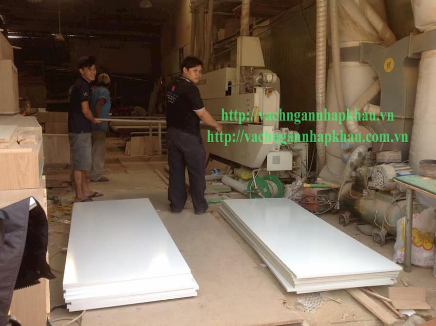 May moc chuan bi Thi cong vach ngan ve sinh MFC