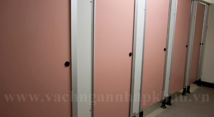 Mot mau vach ngan ve sinh MFC co mau ma kha dep