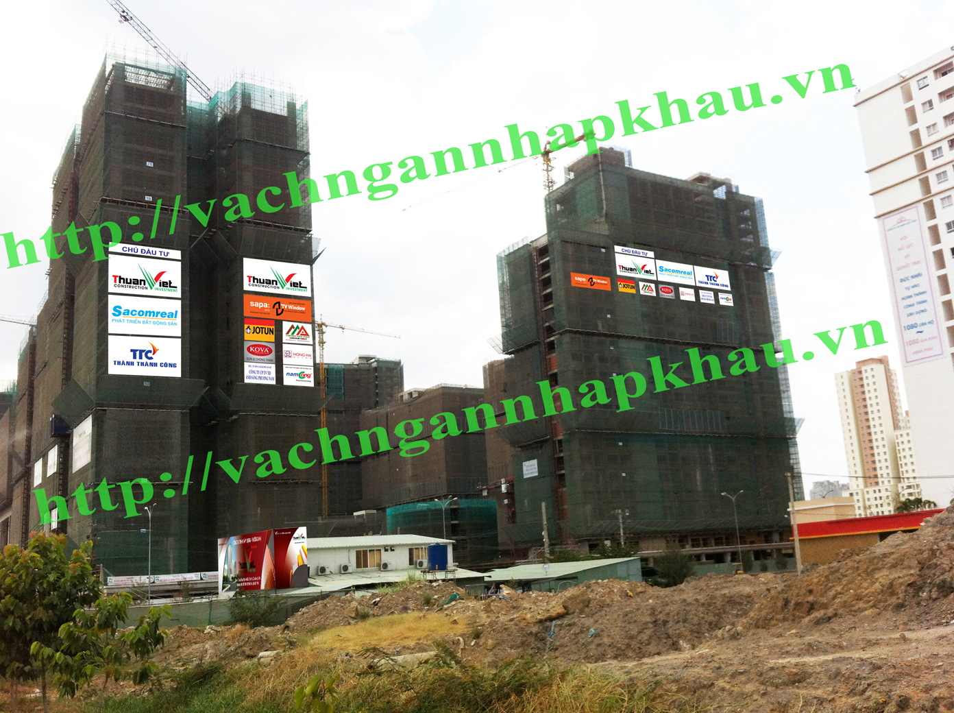 Đơn vị thi công vách ngăn sinh compact uy tín