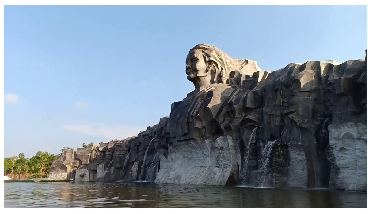 tượng đài mẹ Thứ