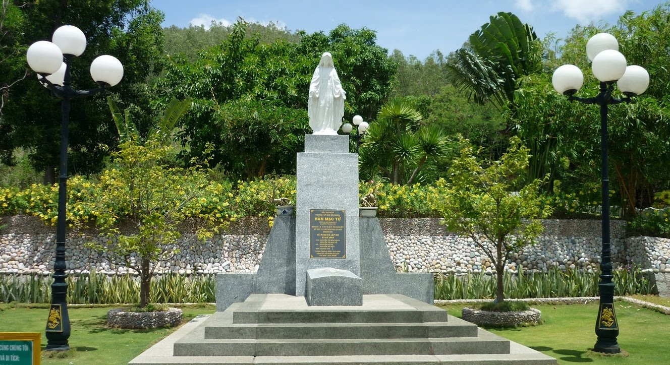 Vườn thơ Hàn Mặc Tử