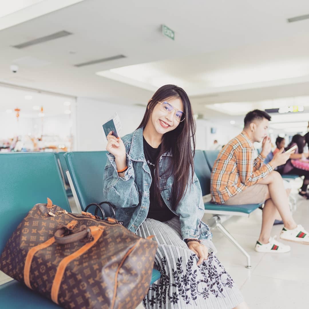 Bên trong nhà ga sân bay Wattay – dịch vụ đổi tiền, ATM và thông tin du lịch Lào