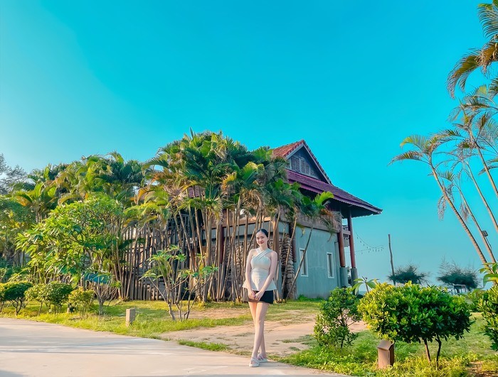 Biệt thự phong cách thuần Việt tại Quỳnh Viên Resort giữa sân vườn xanh mát