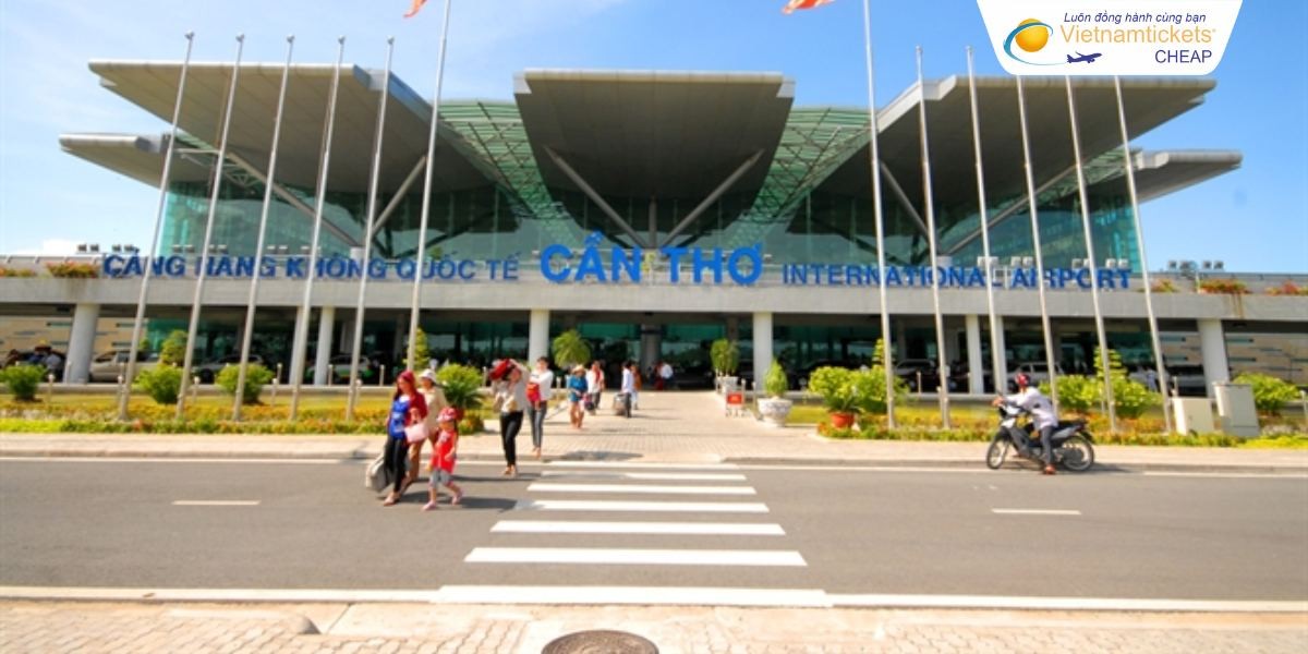 Máy bay tại sân bay Cần Thơ cho hành trình nối chuyến đi Canada