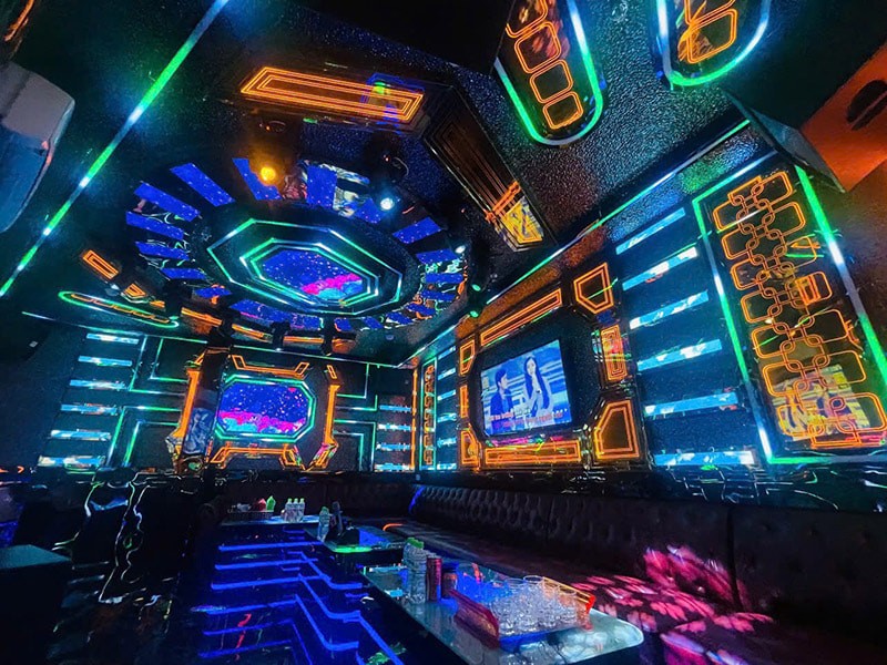 Hệ thống âm thanh hiện đại tại Karaoke London 156 Hoàng Quốc Việt