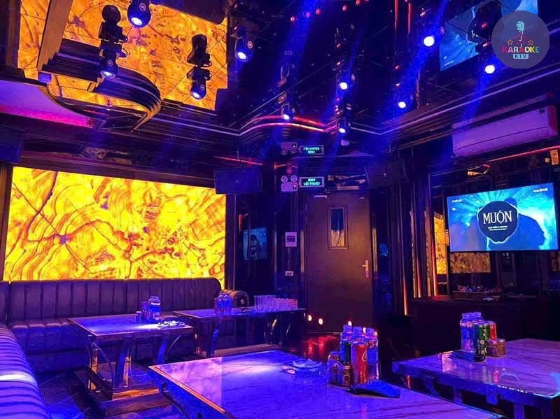 Hệ thống âm thanh và ánh sáng tại phòng hát Karaoke Olala