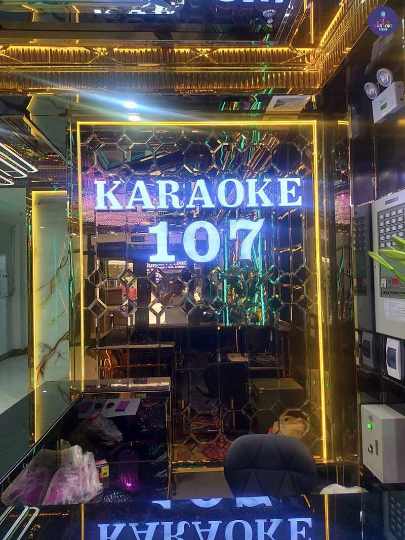 Phòng hát hiện đại ở Karaoke 107 Mai Hắc Đế