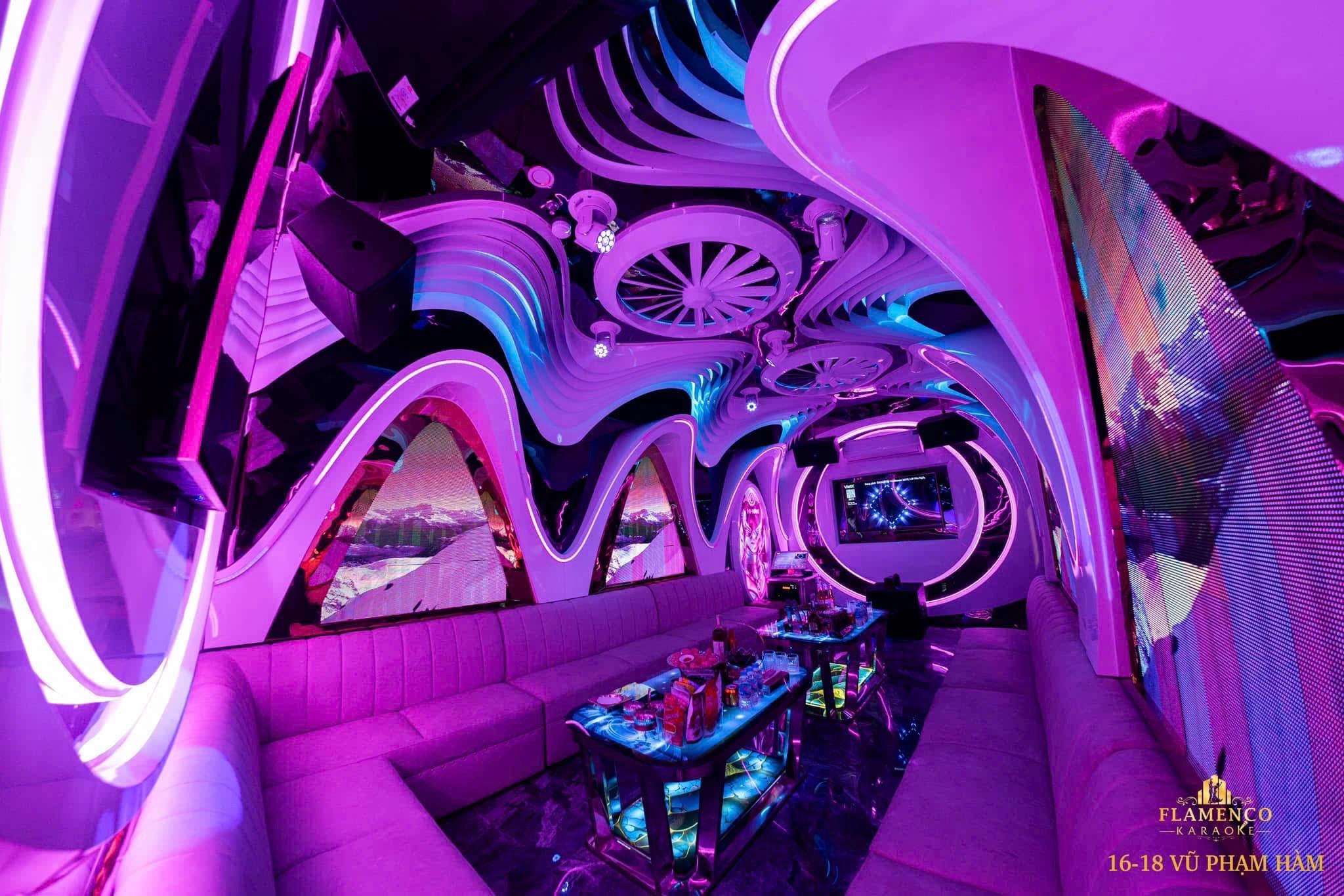 Phòng hát hiện đại với ánh sáng laser sống động tại Flamenco KTV