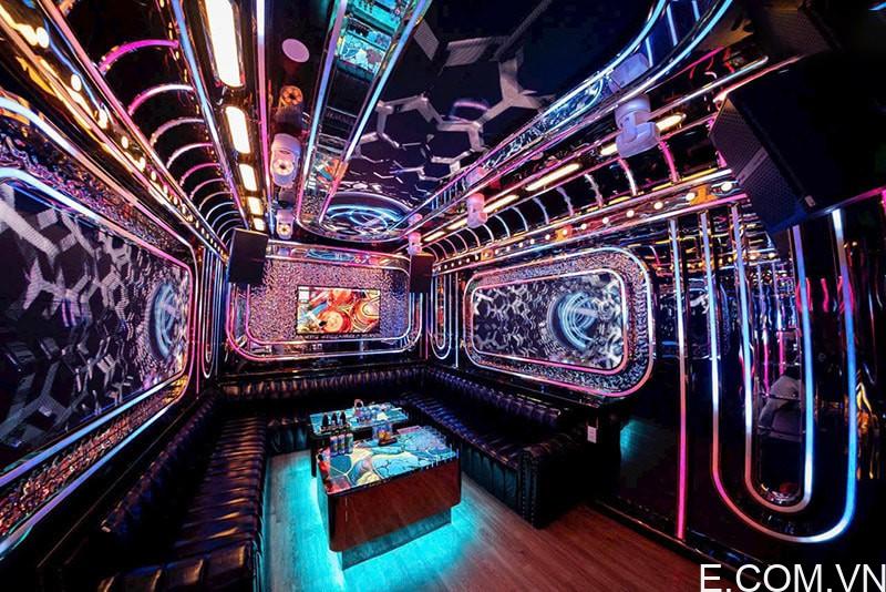 Karaoke Hoàng Gia 85 Nguyễn Khang: Trải Nghiệm Âm Nhạc Đỉnh Cao Giữa Không Gian Sang Trọng