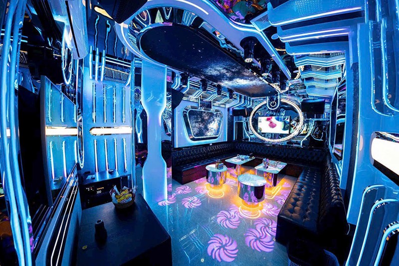 Karaoke Hoàng Gia 85 Nguyễn Khang mang đến trải nghiệm giải trí toàn diện