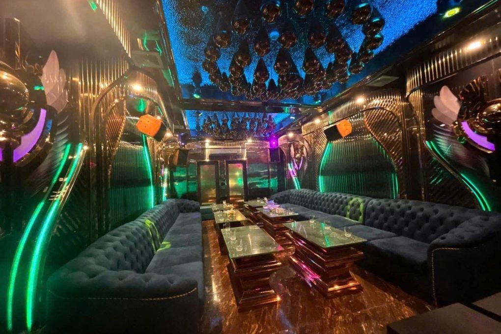 Khách hàng trải nghiệm và đánh giá cao chất lượng âm thanh tại iSing 116 Trần Duy Hưng