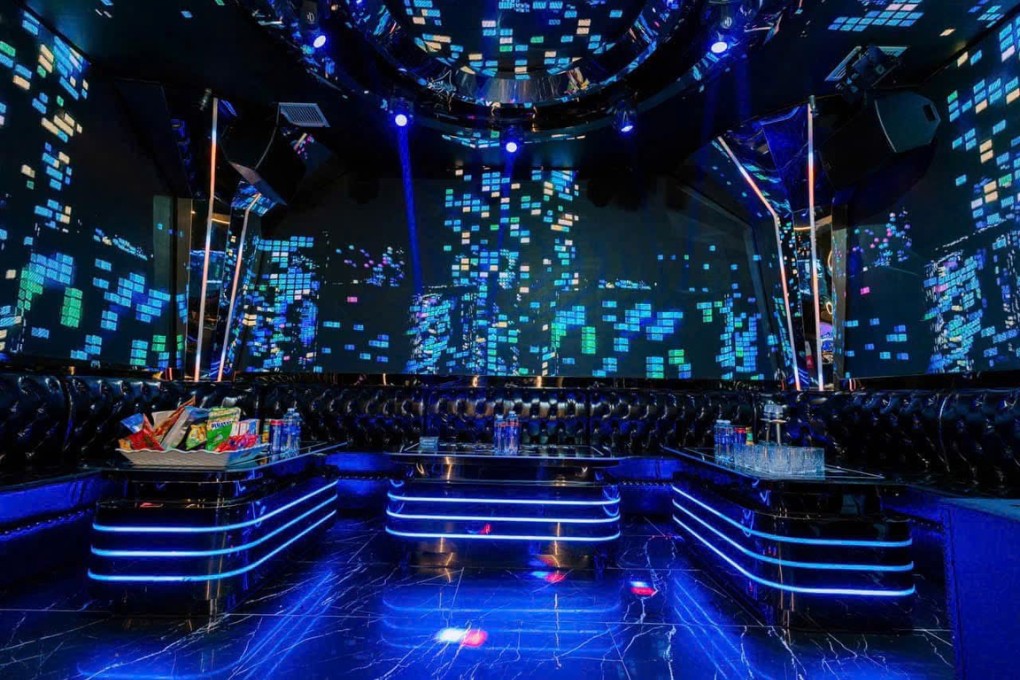 Phòng VIP rộng rãi, nội thất cao cấp ở Karaoke Kenz Club 202 Trung Kính
