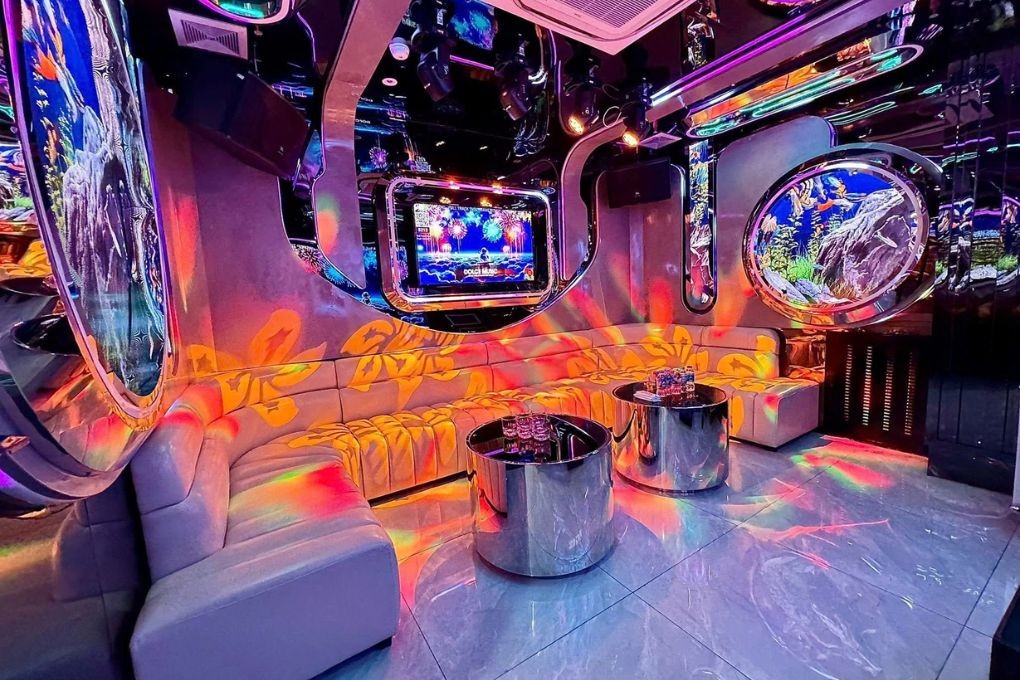 Sảnh đón và khu vực chờ tại Karaoke Kevin 56 Trần Thái Tông