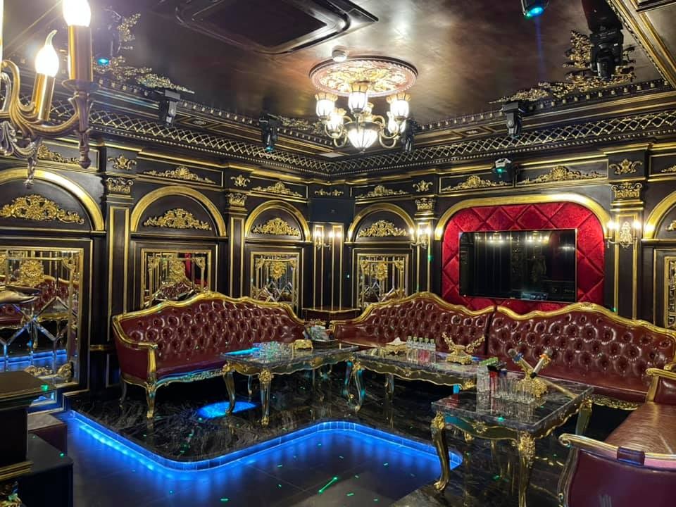 Phòng karaoke phong cách hoàng gia tại Paris Linh Đàm