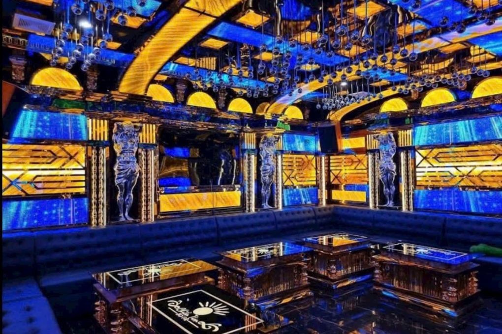 Không gian phòng hát đa phong cách tại Vpop 50 Trung Hoà