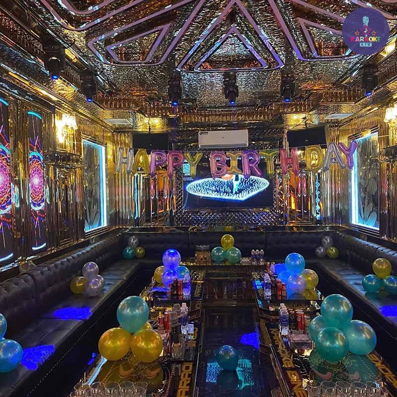 Khách hàng thường xuyên khen ngợi Karaoke Honey 83 Hồ Đắc Di