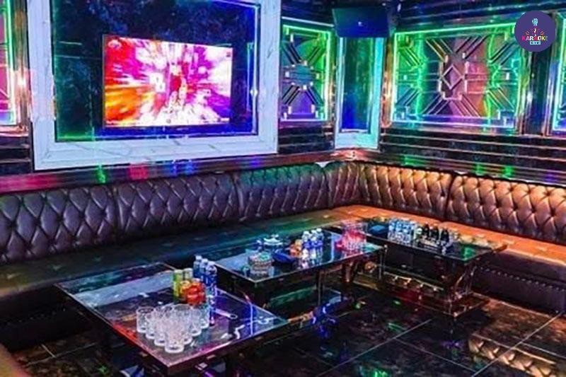 Mặt tiền nhận diện Karaoke 71 trên đường Sương Nguyệt Ánh