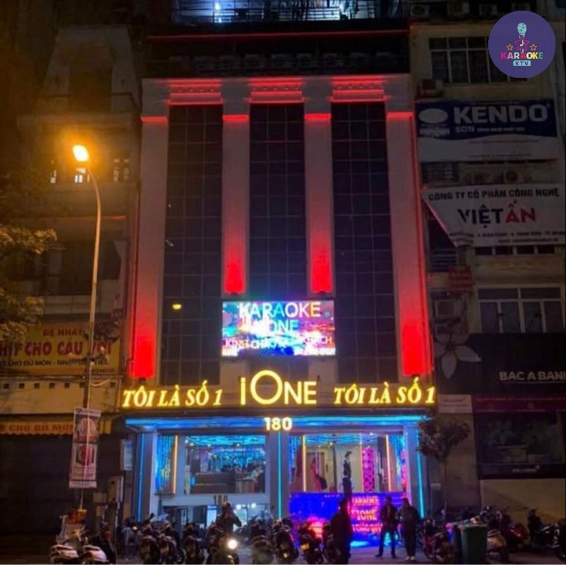 Phòng hát sang trọng tại Karaoke iOne 180 Nguyễn Tuân