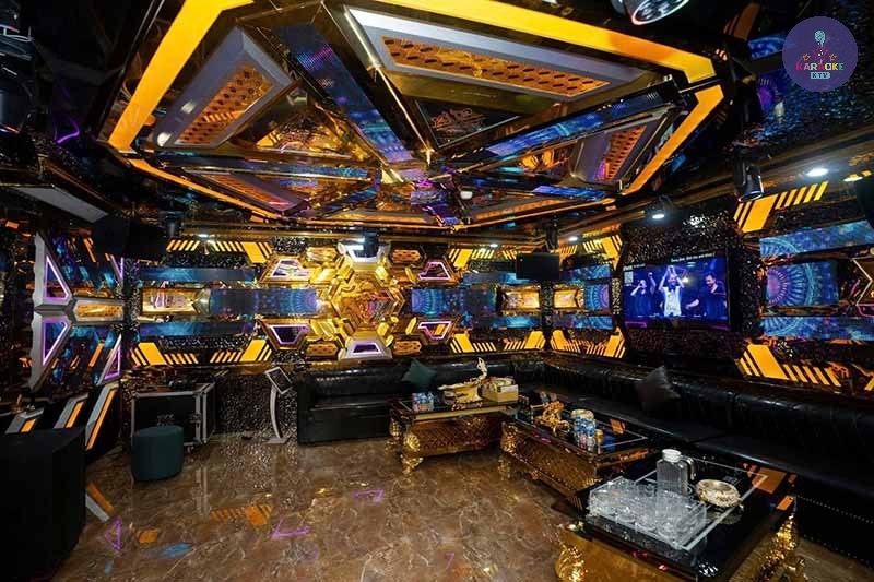 Phòng hát VIP sang trọng tại Karaoke Hero Trung Hòa, Cầu Giấy.