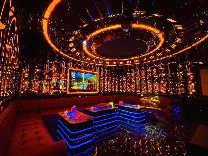 Phòng VIP sang trọng tại Karaoke London 156 Hoàng Quốc Việt