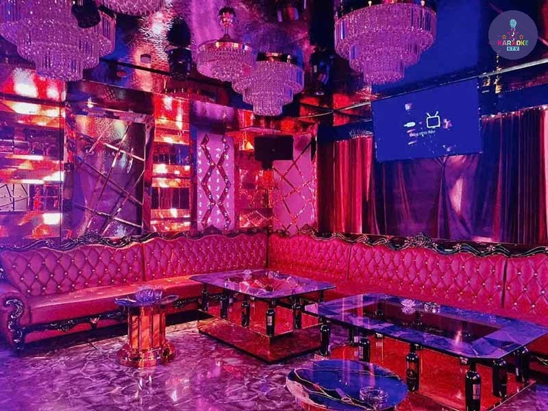 Phòng VIP sang trọng với nội thất hiện đại và ánh sáng LED tại Karaoke Honey Hồ Đắc Di