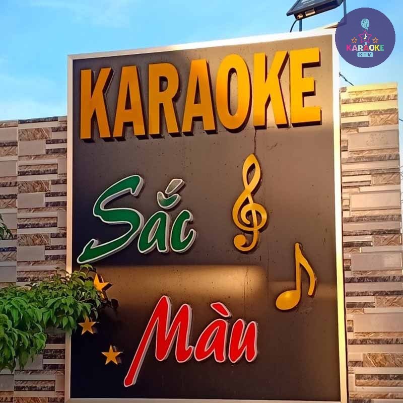 Phòng hát lung linh ánh đèn tại Karaoke Sắc Màu, Bảo Lộc