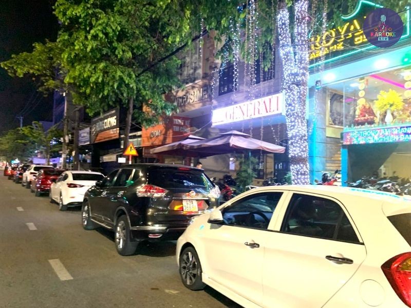 Sảnh Royal Karaoke Đà Nẵng với phong cách Á Đông hiện đại