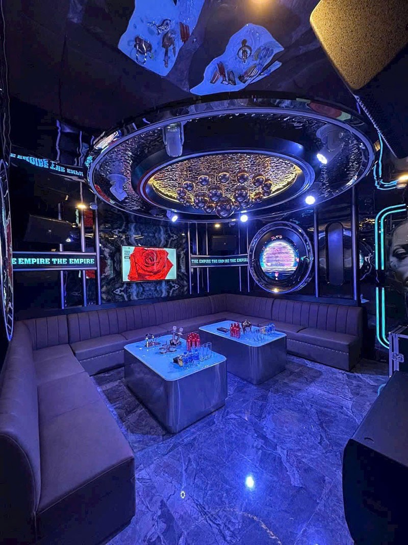 So Sánh Karaoke Titan KTV Với Các Quán Karaoke Khác Tại Tây Hồ