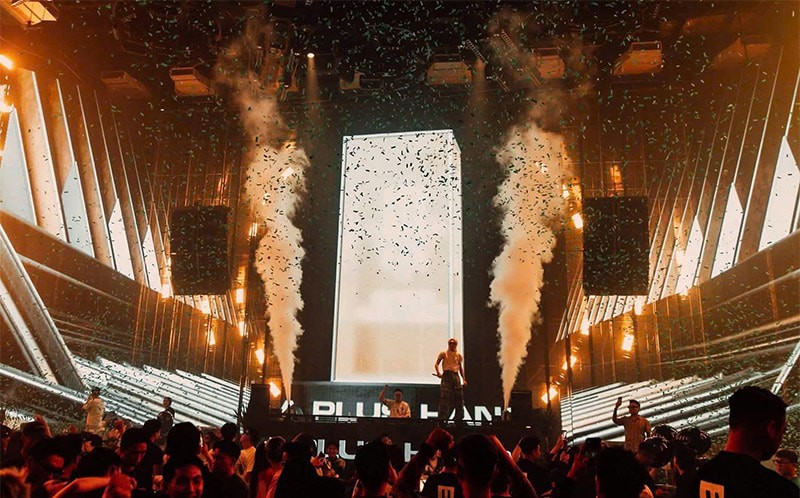 Sân khấu ánh sáng hiện đại tại A Plus 78 Yên Phụ