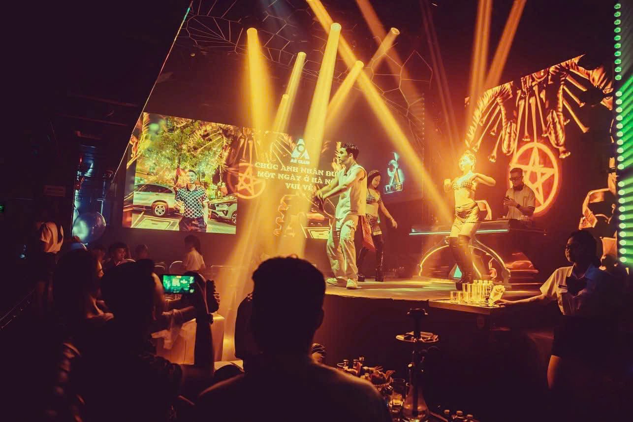 Lý do nên ghé A9 Club 37 Nguyễn Hoàng với không gian hiện đại, âm nhạc sôi động