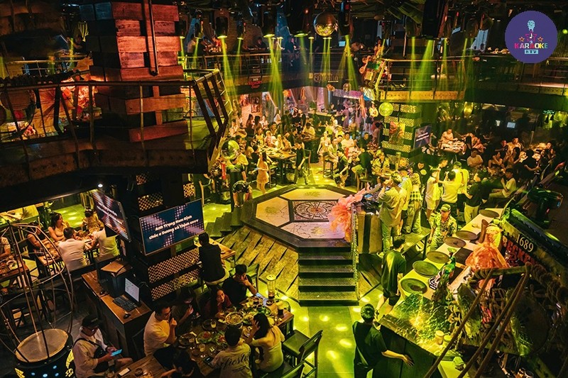 Phố Thái Hà rực rỡ, Spatar Beer Club là điểm hẹn sôi động