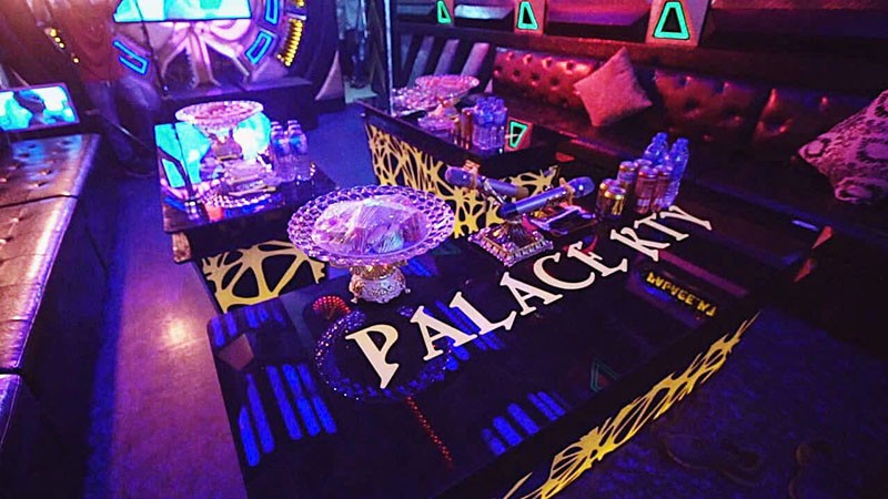 Thực đơn đồ uống phong phú tại Karaoke Palace KTV 135 Nghi Tàm